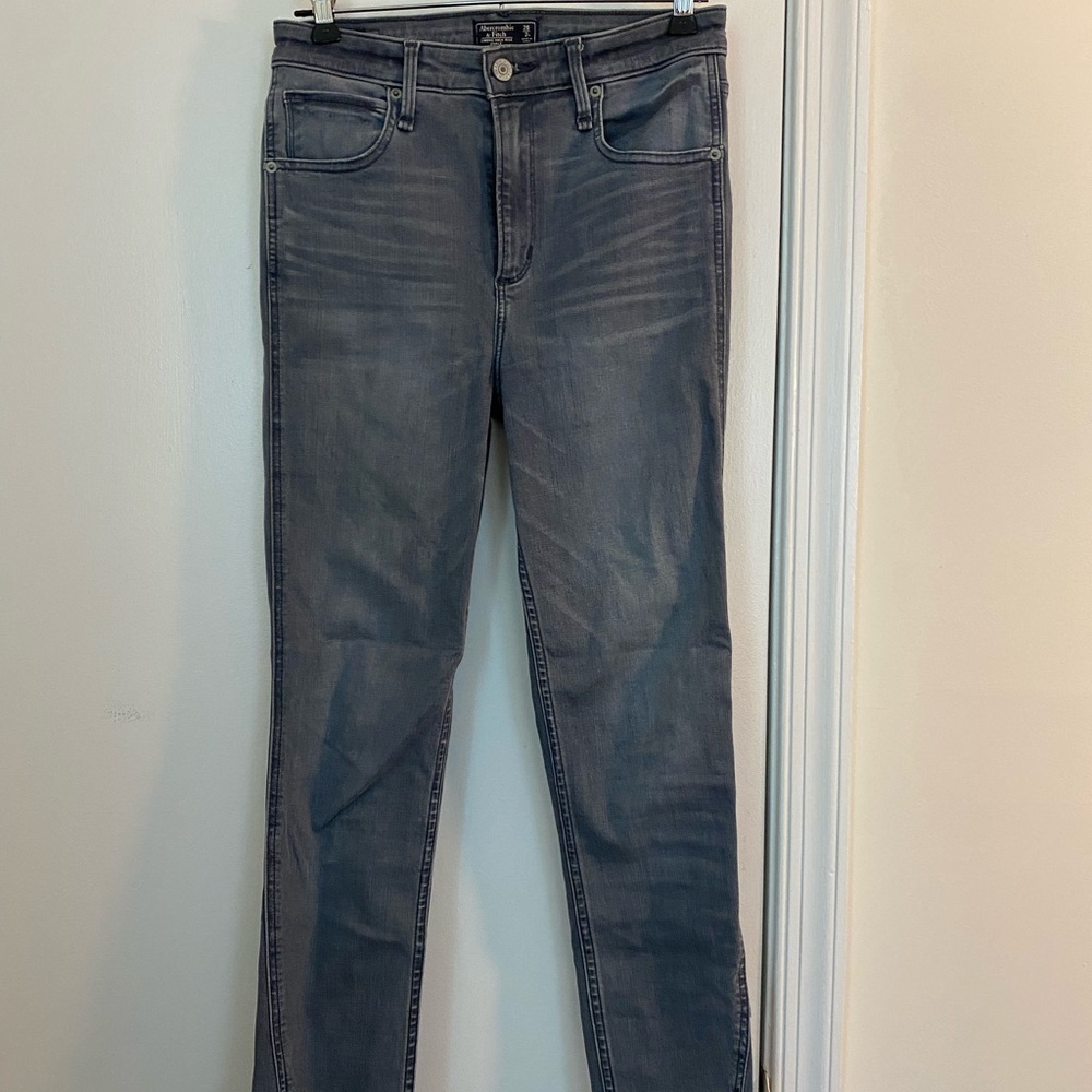 Light gray skinny jeans
